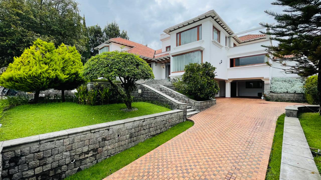 ¡Exclusiva casa en venta urbanización privada de lujo Rancho San Francisco!