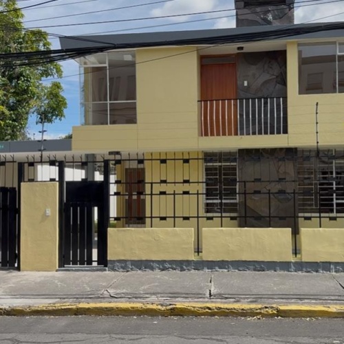 ¡ÚLTIMA OPORTUNIDAD! CASA COMERCIAL EN RENTA – CENTRO COMERCIAL EL JARDÍN, QUITO